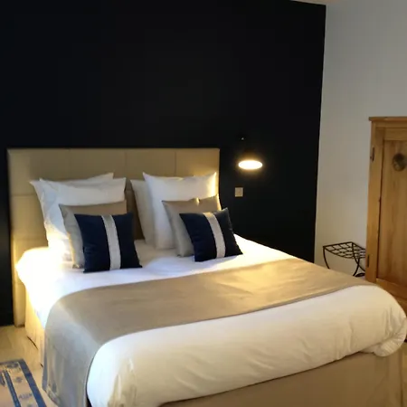 לינה וארוחת בוקר La Maison De Lea 4*