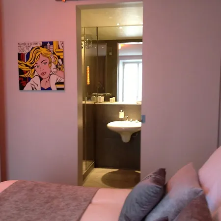 לינה וארוחת בוקר La Maison De Lea